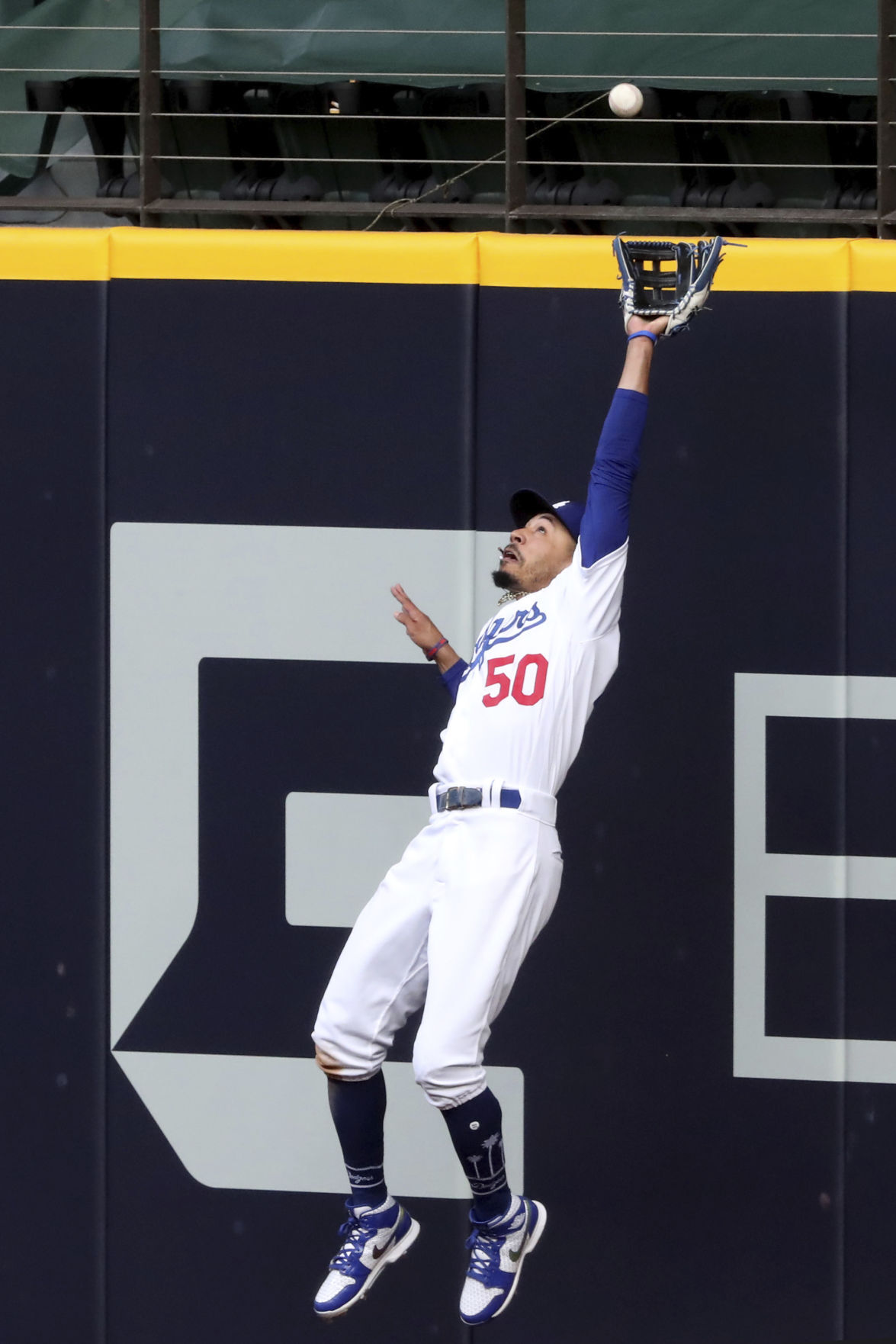 APTOPIX NLCS Braves Dodgers Baseball